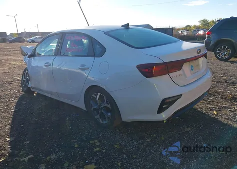 2021 Kia Forte Lxs z USA, uszkodzony, nr VIN 3KPF24AD2ME276996